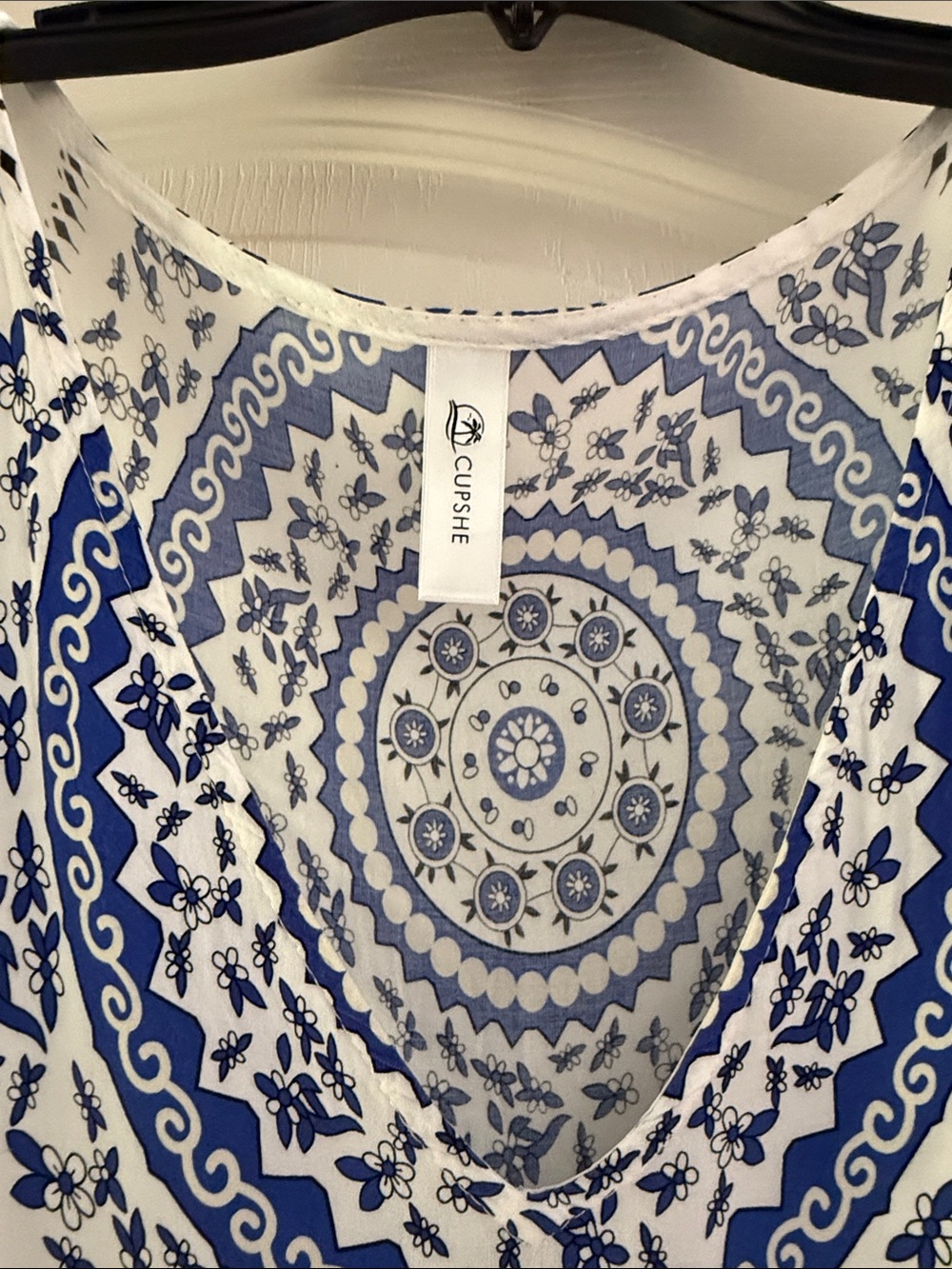 Cupshe Blue and White Mandala Wall Tapestry - Picture 2 of 4